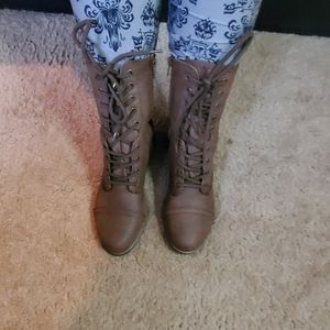 Vintage look boots